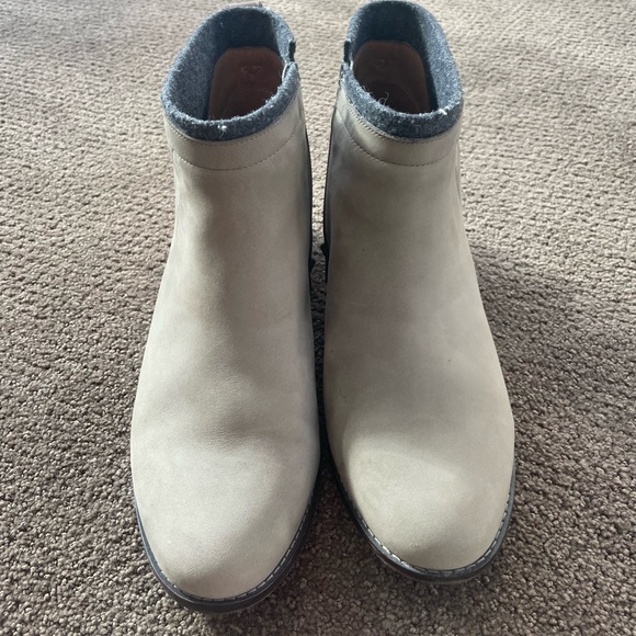 Vionic Joslyn Ankle Booties size 10 boots NWOT Charcoal little heel - Picture 2 of 8